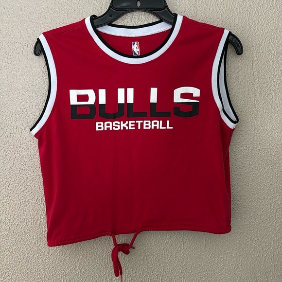 Vintage Women’s Chicago NBA Bulls Basketball Crop Top, Medium - Picture 1 of 8